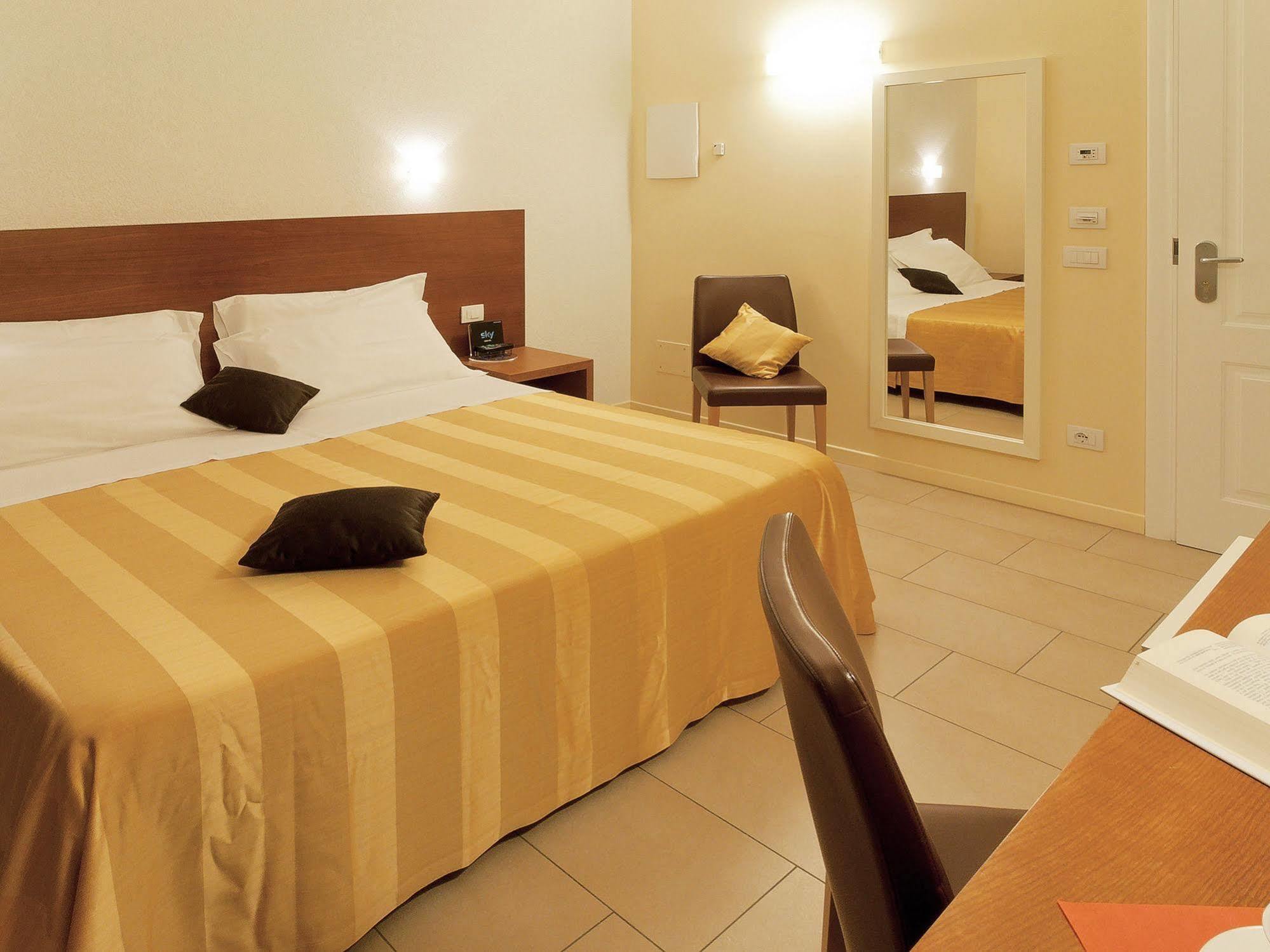 Hotel Cluentum Толентіно Екстер'єр фото