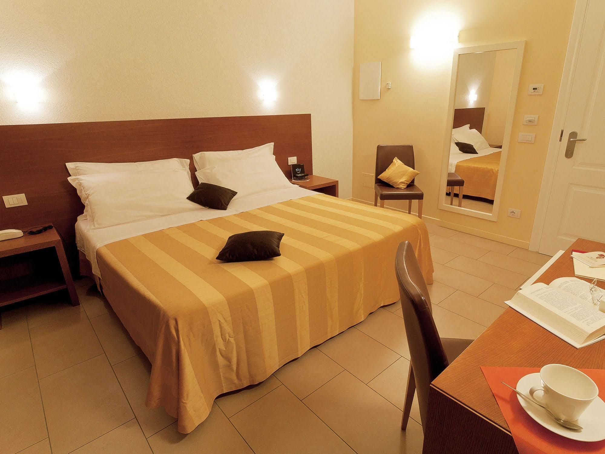 Hotel Cluentum Толентіно Екстер'єр фото