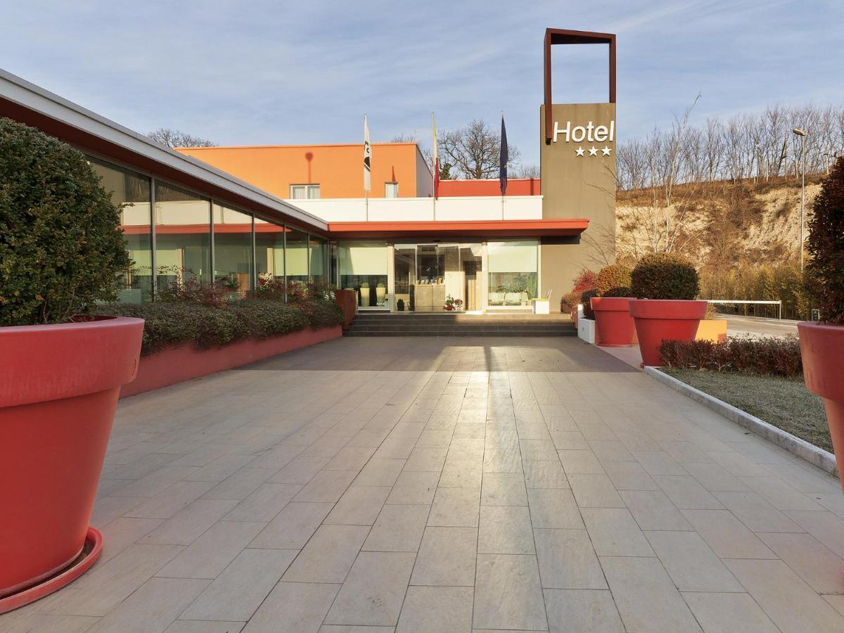 Hotel Cluentum Толентіно Екстер'єр фото